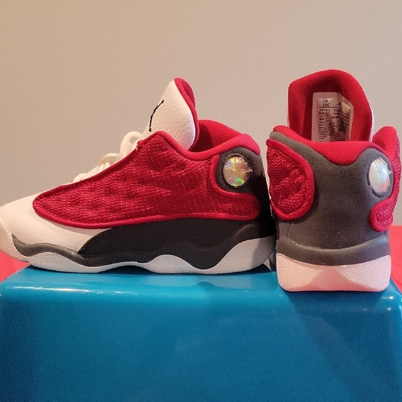 Air Jordan Retro 13 Kid Sneakers - Picture 3 of 5